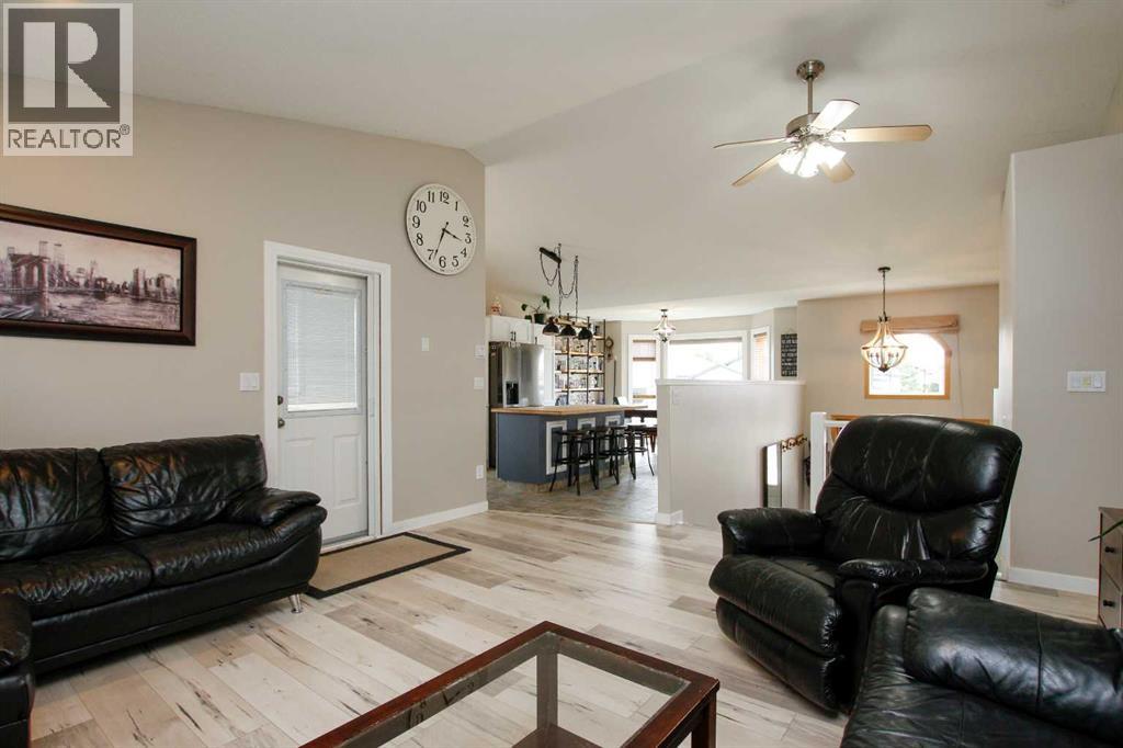 107 Ackerman Crescent, Red Deer, Alberta  T4R 3B3 - Photo 6 - A2249048