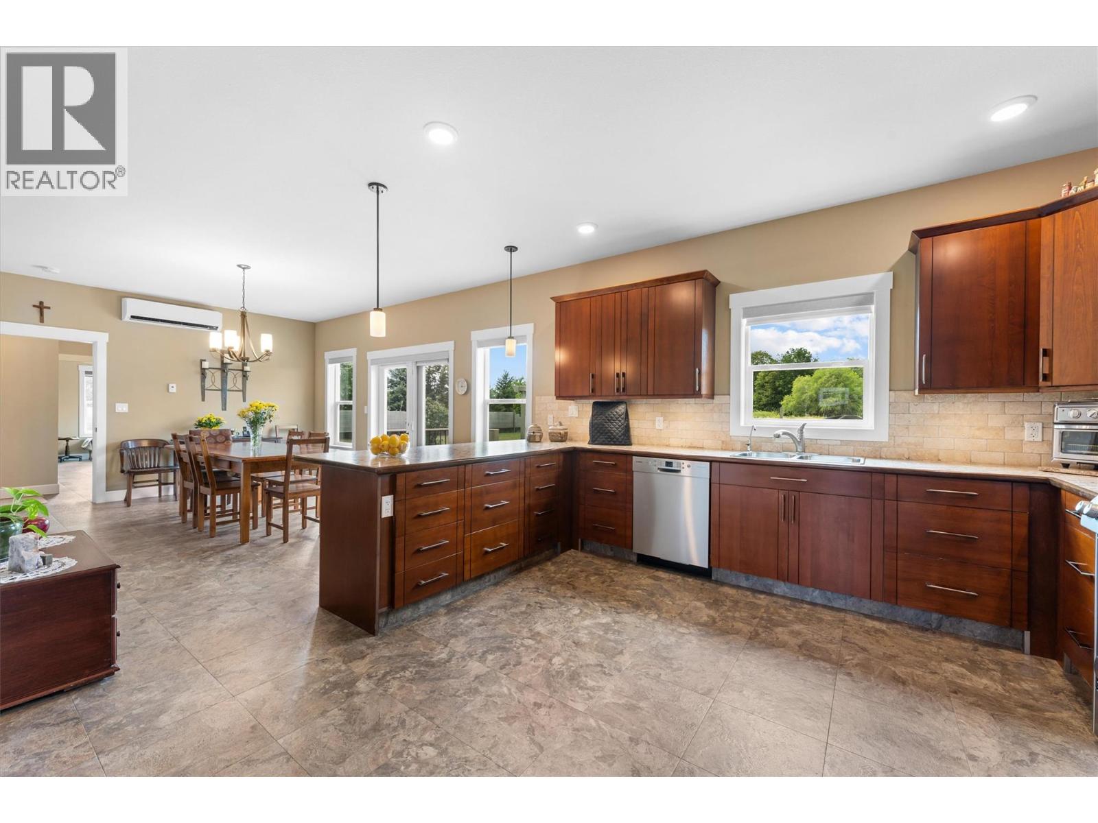 3550 Benvoulin Road, Kelowna, British Columbia  V1W 4M6 - Photo 12 - 10360280