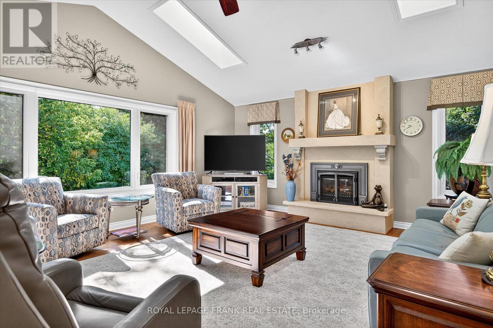 1162 Summit Drive, Peterborough (Otonabee Ward 1), Ontario  K9J 8A7 - Photo 17 - X12362946