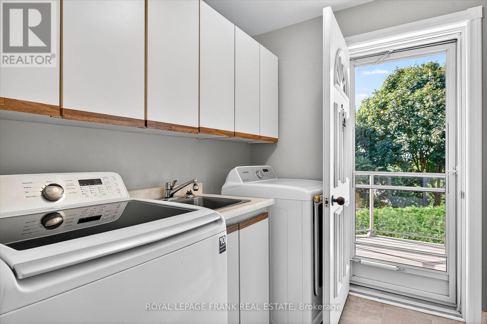 1162 Summit Drive, Peterborough (Otonabee Ward 1), Ontario  K9J 8A7 - Photo 23 - X12362946