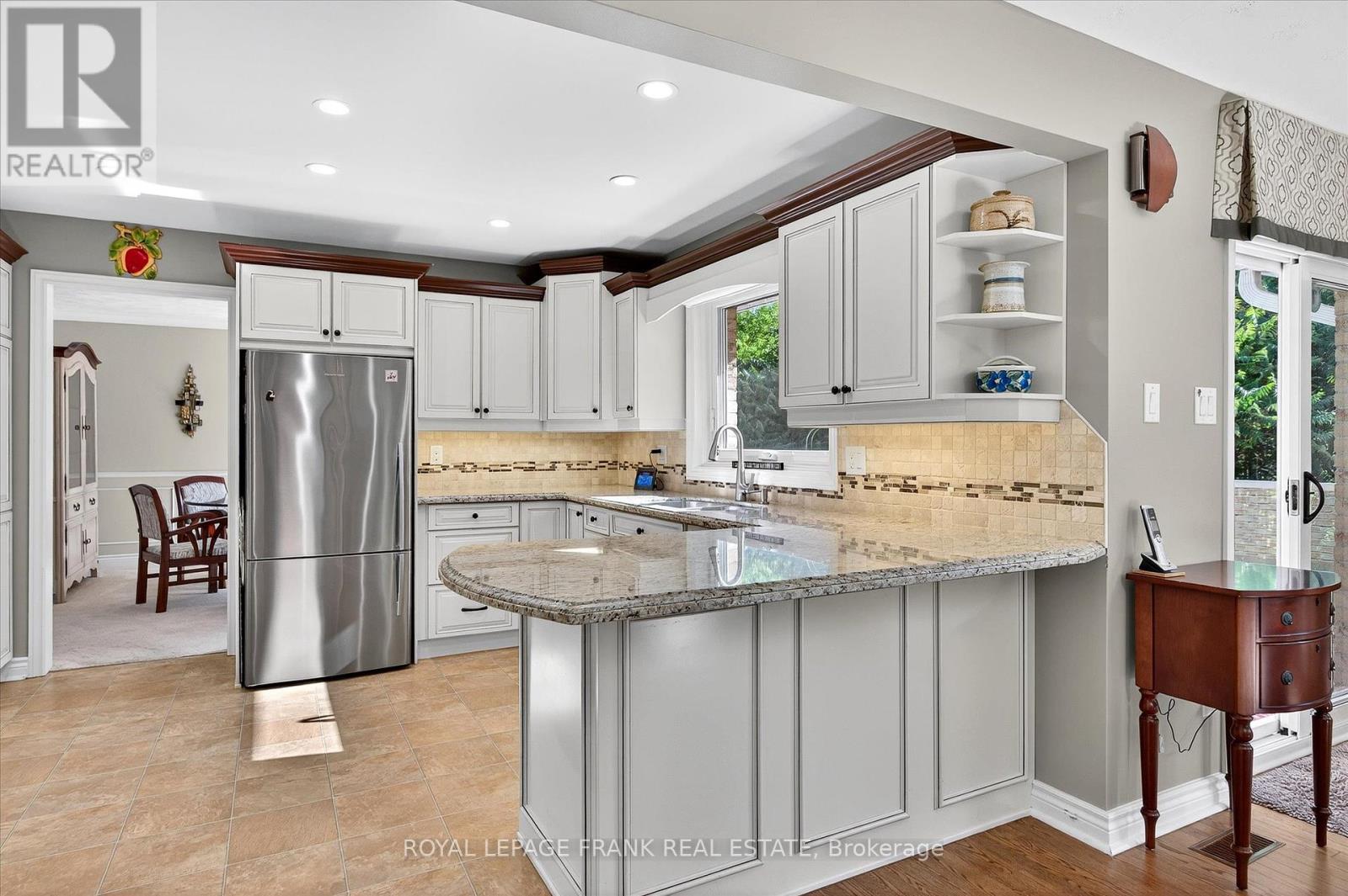 1162 Summit Drive, Peterborough (Otonabee Ward 1), Ontario  K9J 8A7 - Photo 20 - X12362946