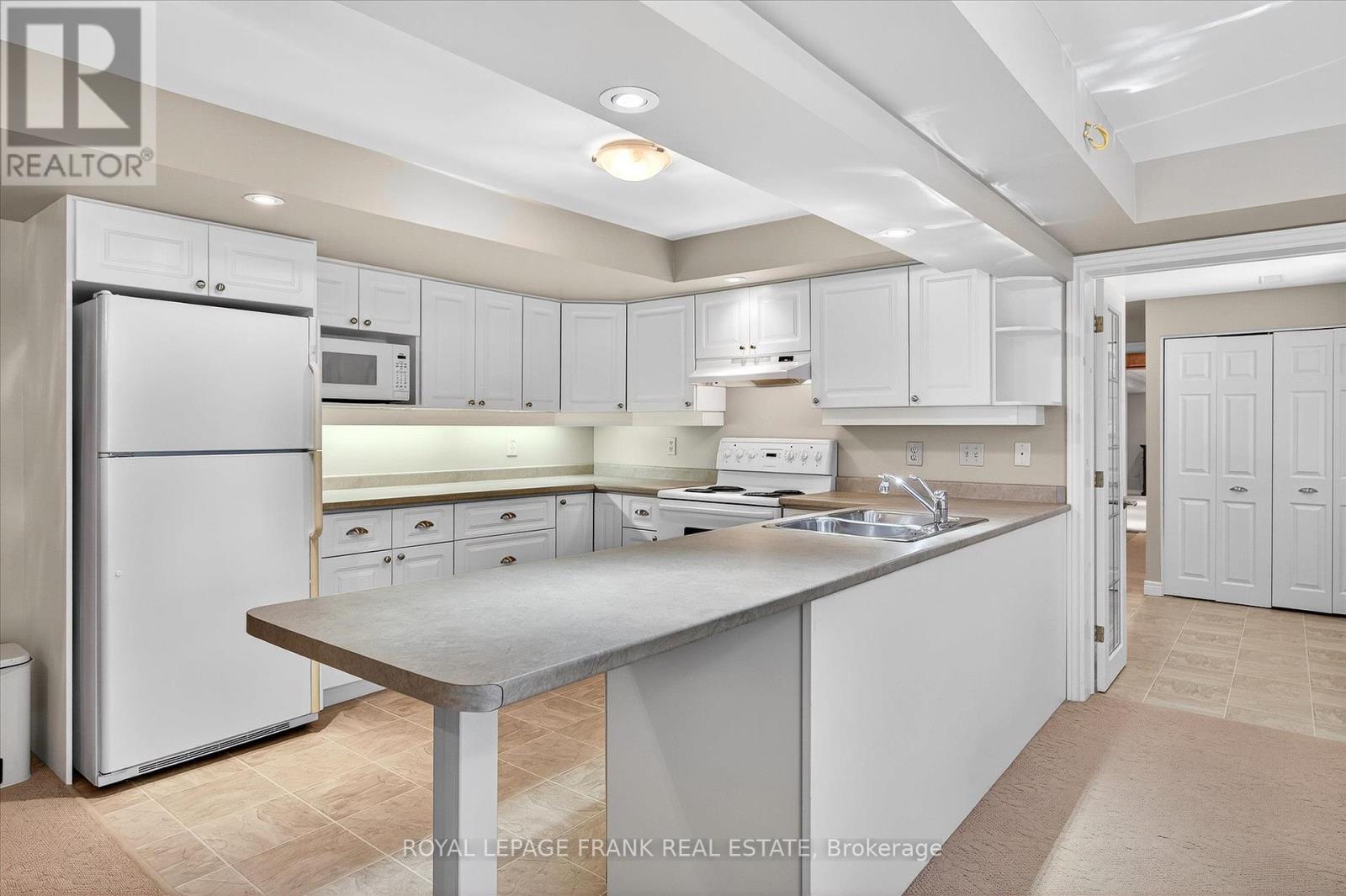 1162 Summit Drive, Peterborough (Otonabee Ward 1), Ontario  K9J 8A7 - Photo 33 - X12362946