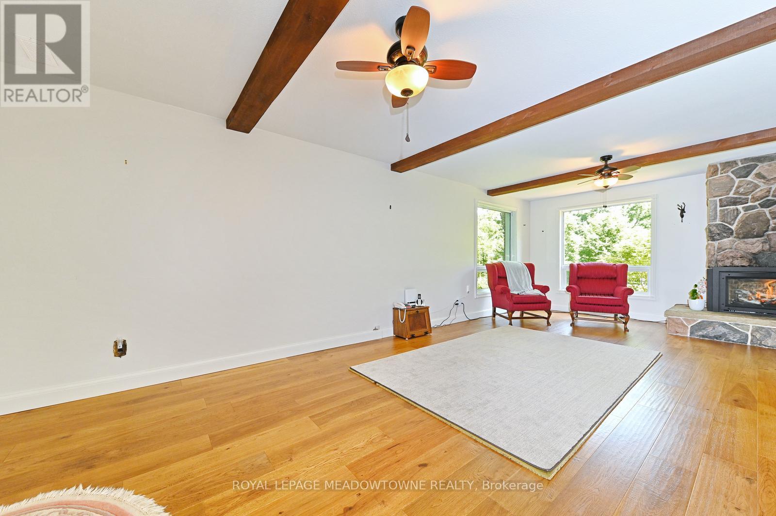4 Ann Street, Halton Hills, Ontario  L7G 2V2 - Photo 11 - W12364570