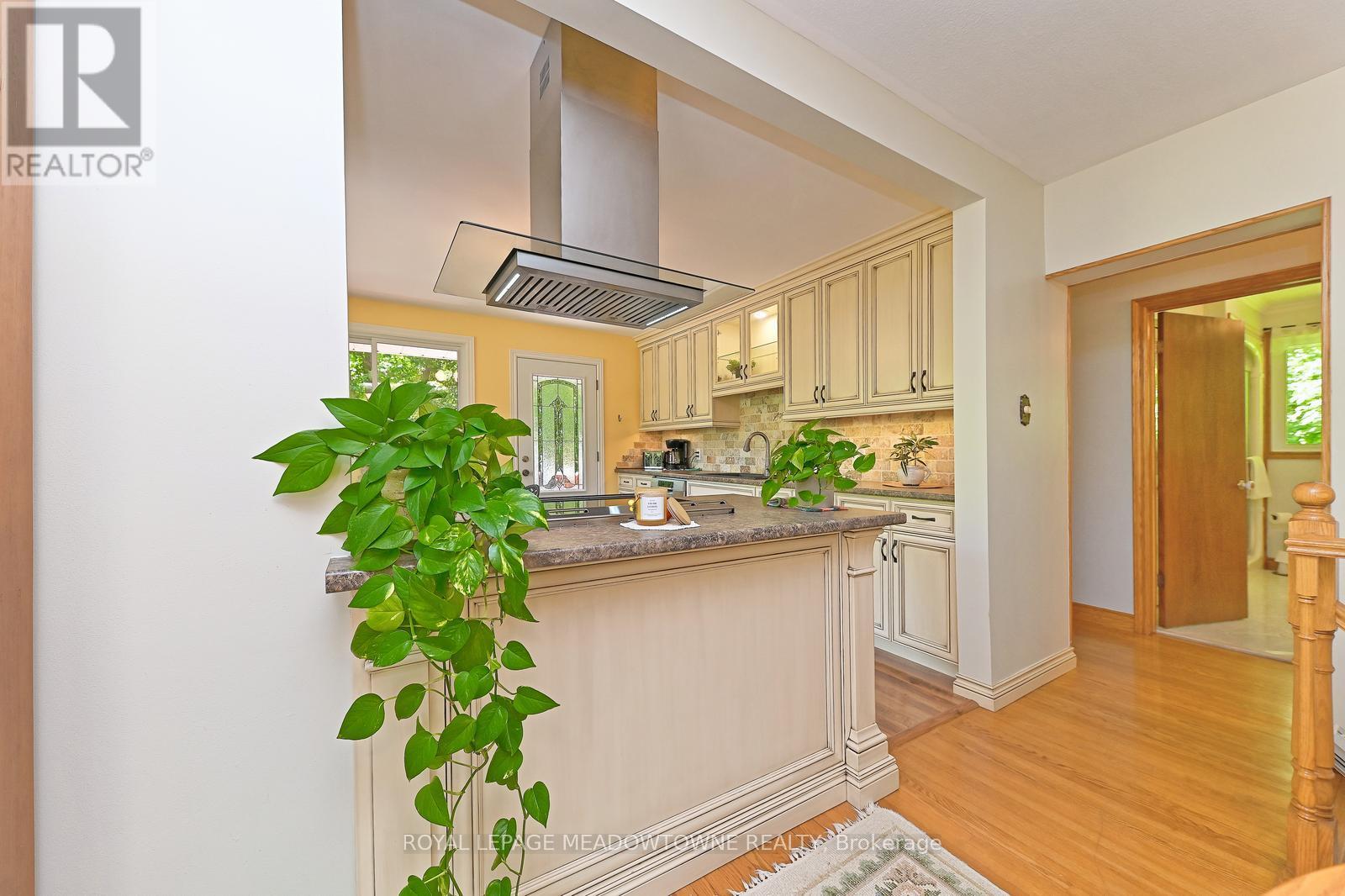 4 Ann Street, Halton Hills, Ontario  L7G 2V2 - Photo 20 - W12364570