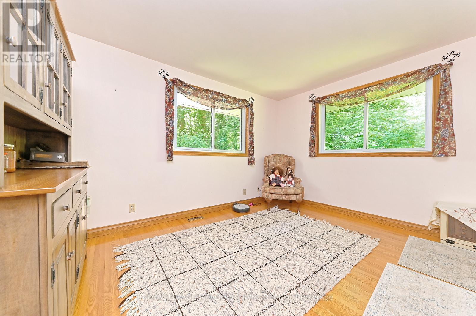 4 Ann Street, Halton Hills, Ontario  L7G 2V2 - Photo 28 - W12364570
