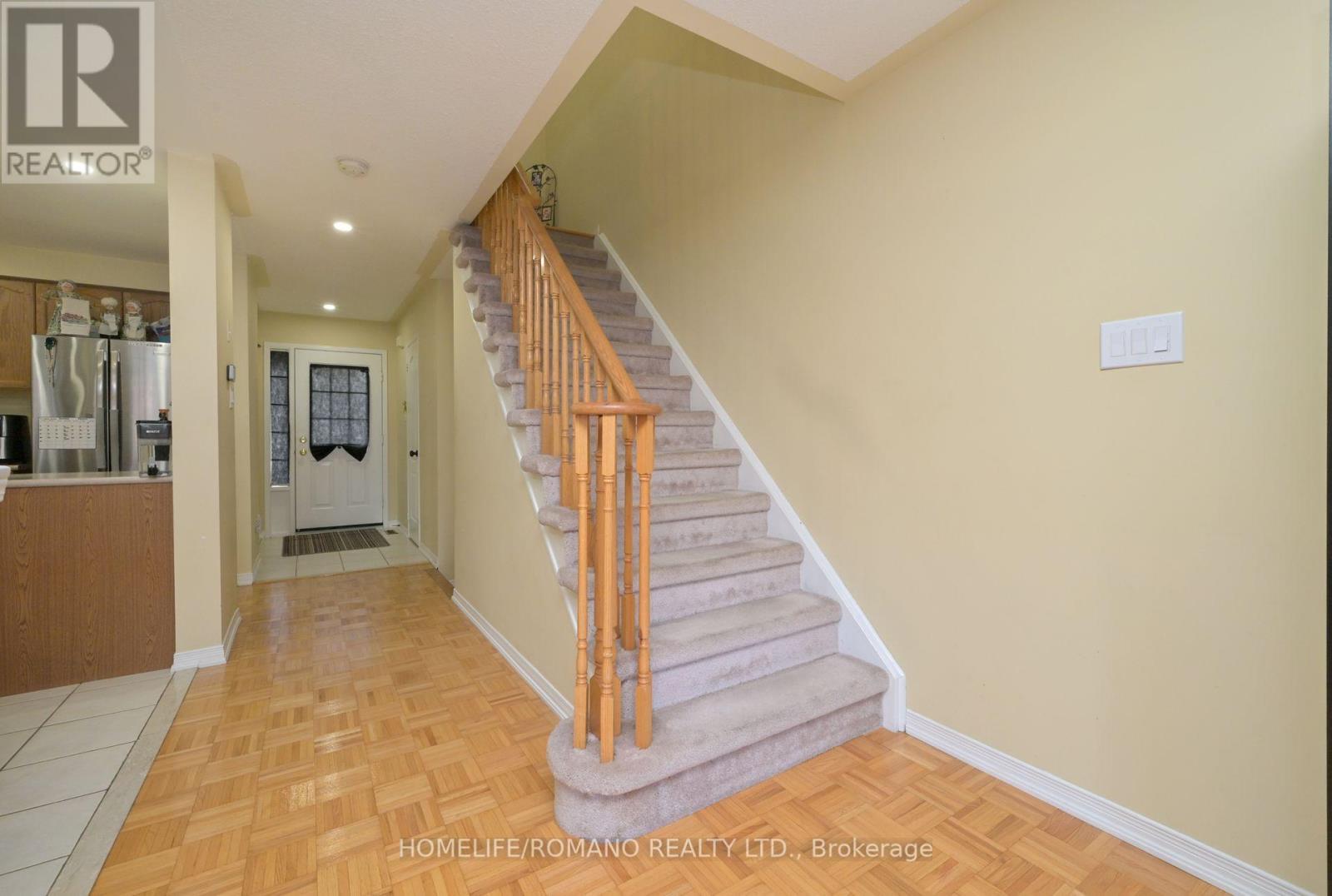132 Earth Star Trail Ne, Brampton, Ontario  L6R 2N8 - Photo 11 - W12364601
