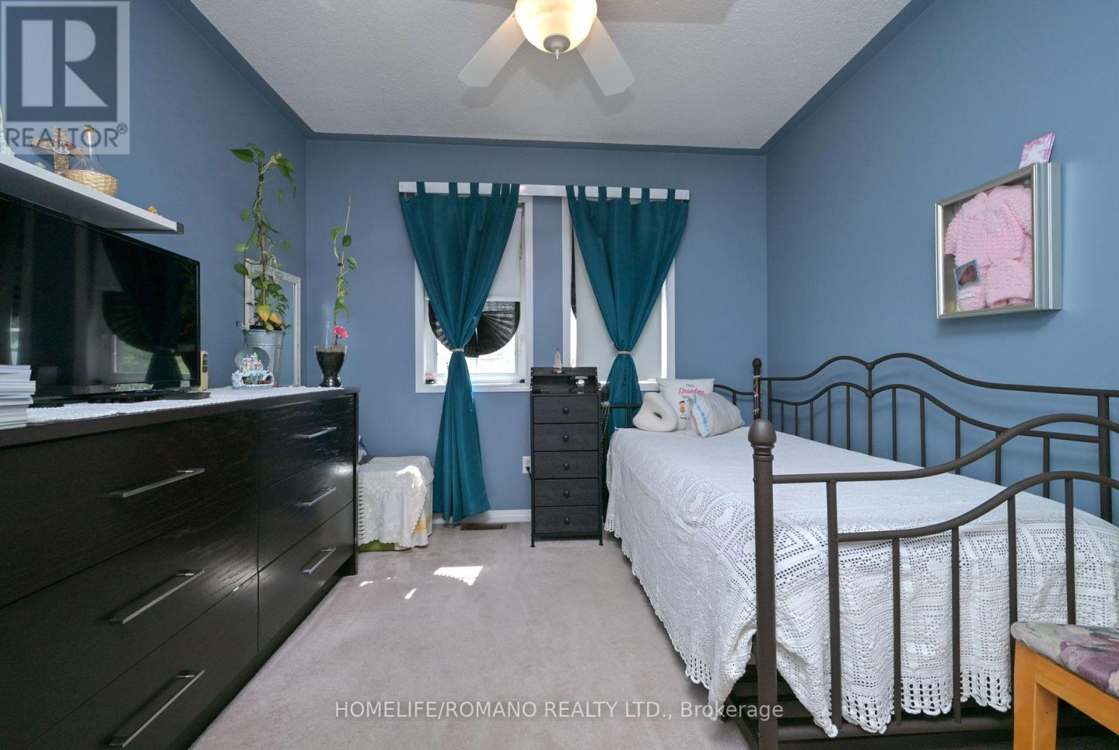 132 Earth Star Trail Ne, Brampton, Ontario  L6R 2N8 - Photo 12 - W12364601