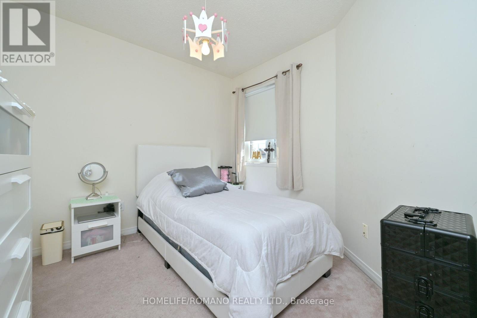 132 Earth Star Trail Ne, Brampton, Ontario  L6R 2N8 - Photo 13 - W12364601