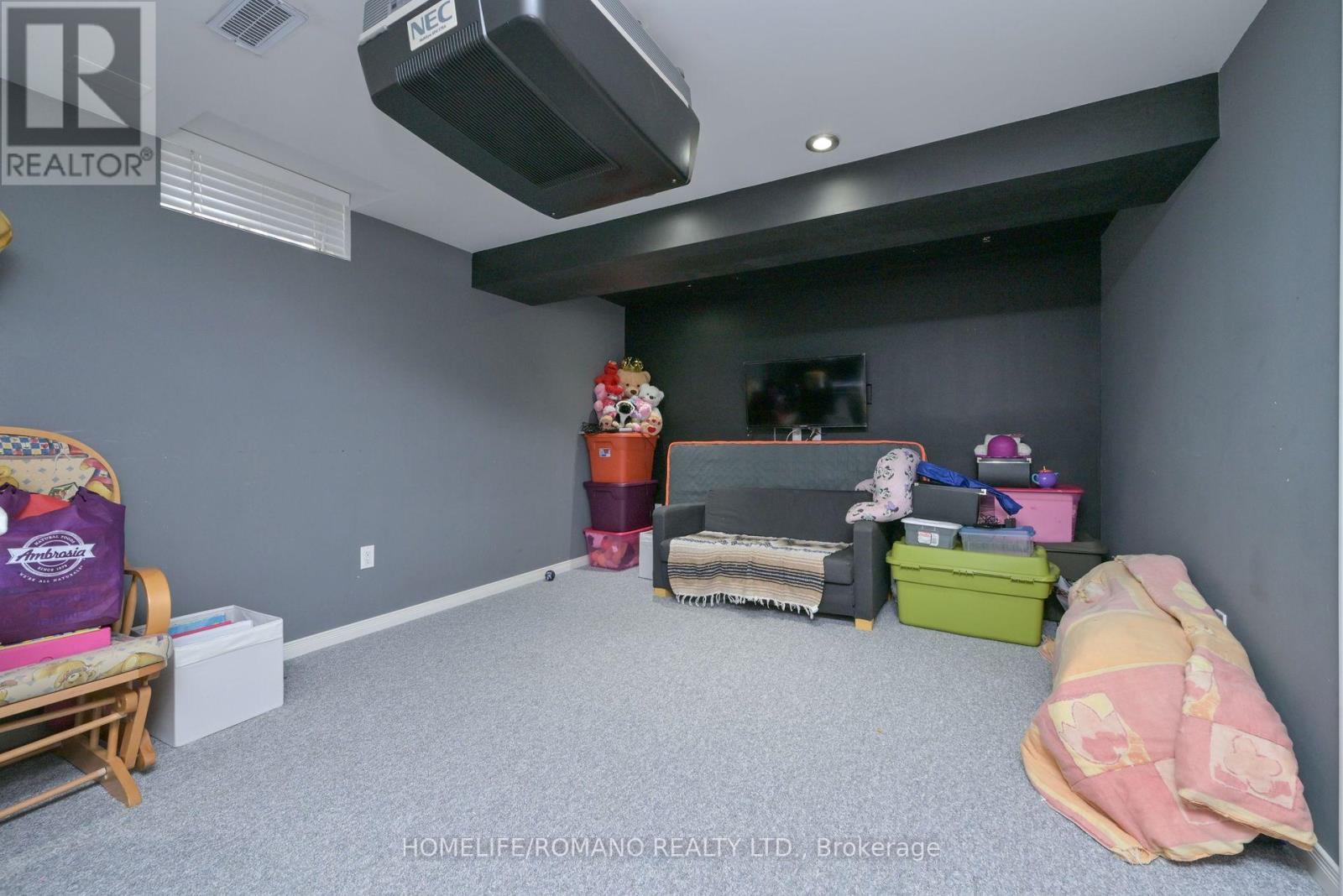 132 Earth Star Trail Ne, Brampton, Ontario  L6R 2N8 - Photo 18 - W12364601