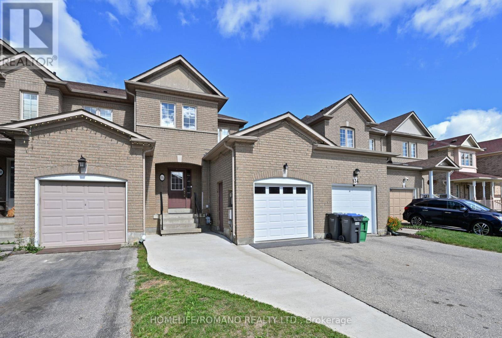 132 Earth Star Trail Ne, Brampton, Ontario  L6R 2N8 - Photo 2 - W12364601