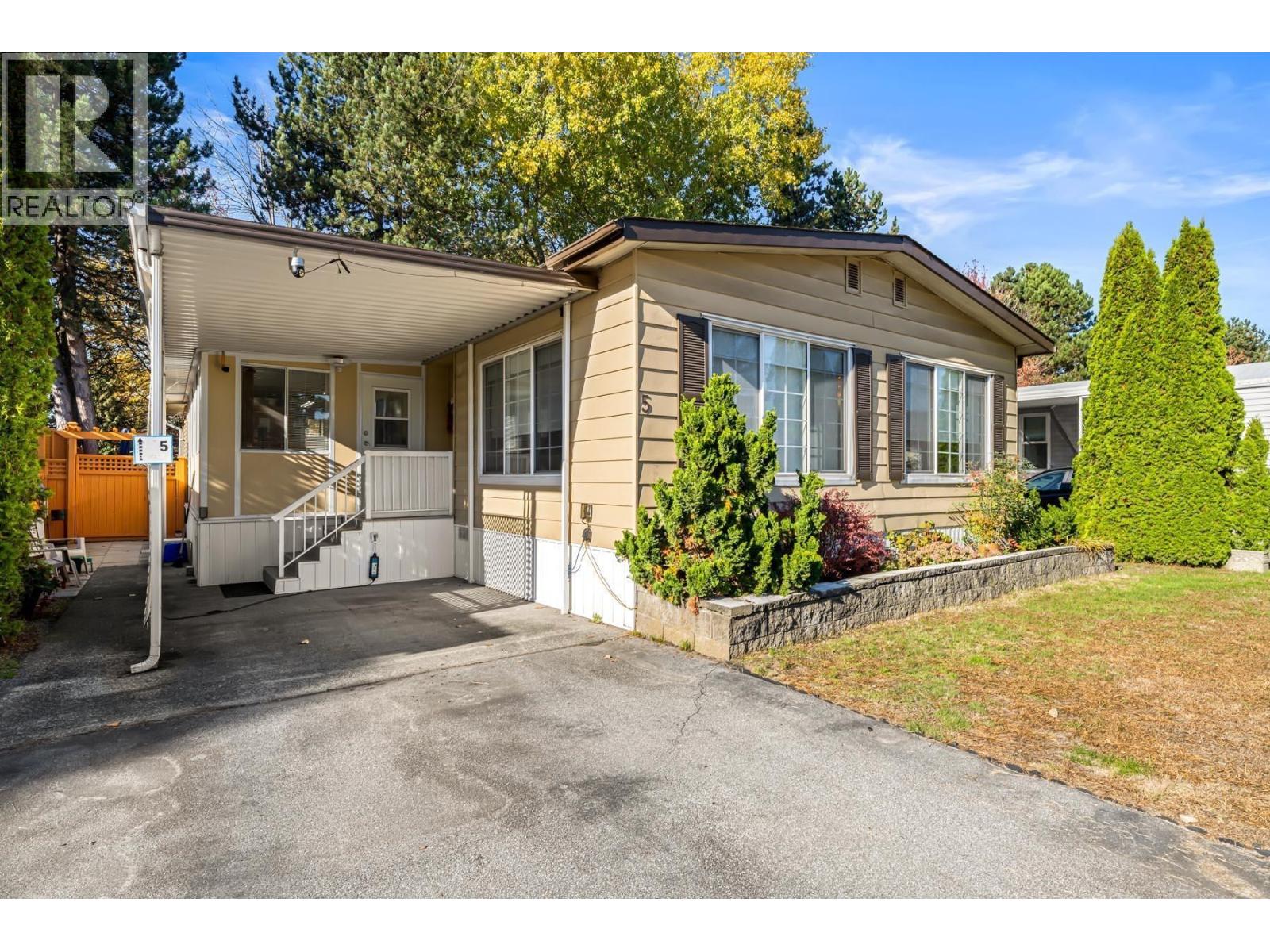 5 145 King Edward Street, Coquitlam, British Columbia  V3K 6K9 - Photo 2 - R3040384