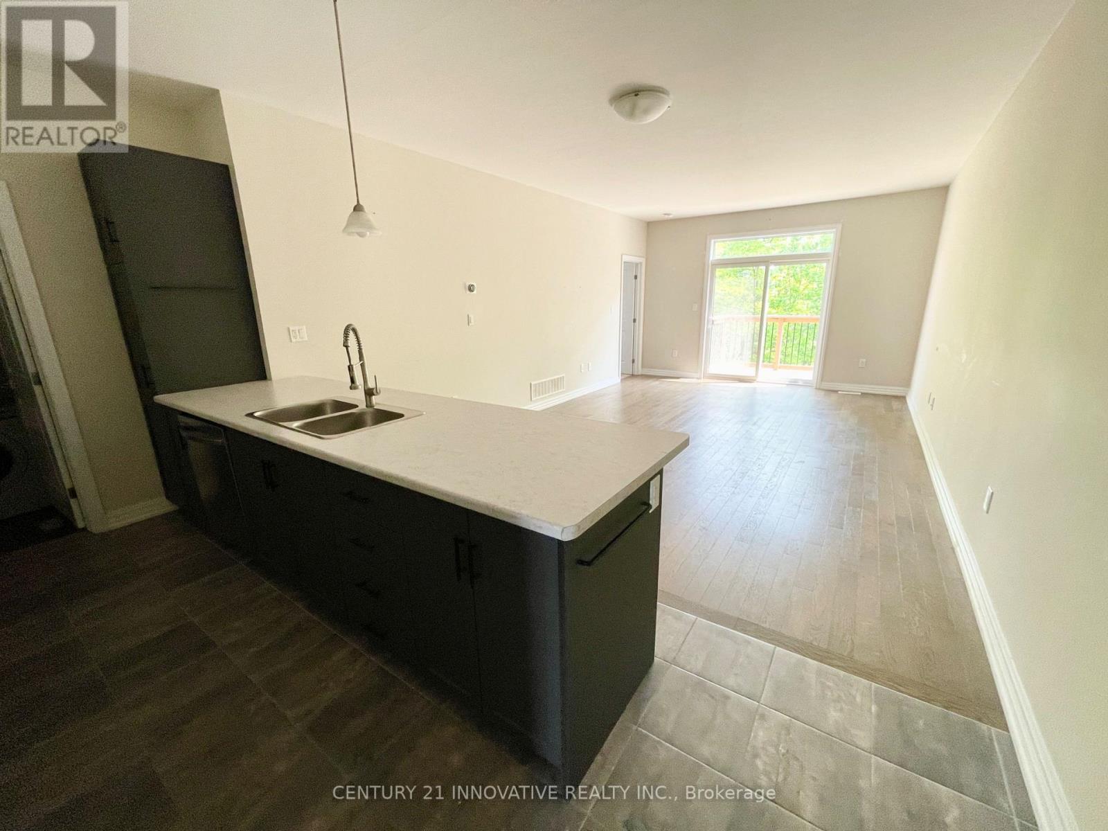 44 - 4311 Mann Street, Niagara Falls, Ontario  L2G 0A4 - Photo 4 - X12364521