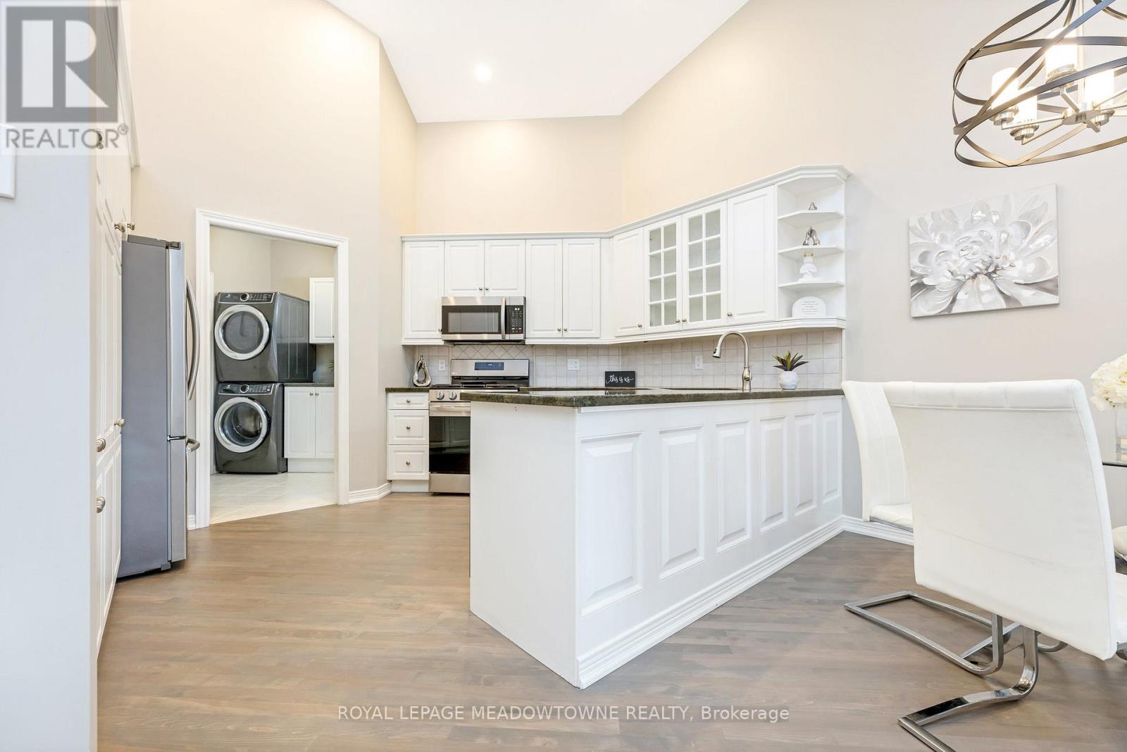 33 Grey Oak Drive, Guelph, Ontario  N1L 1P3 - Photo 10 - X12364525