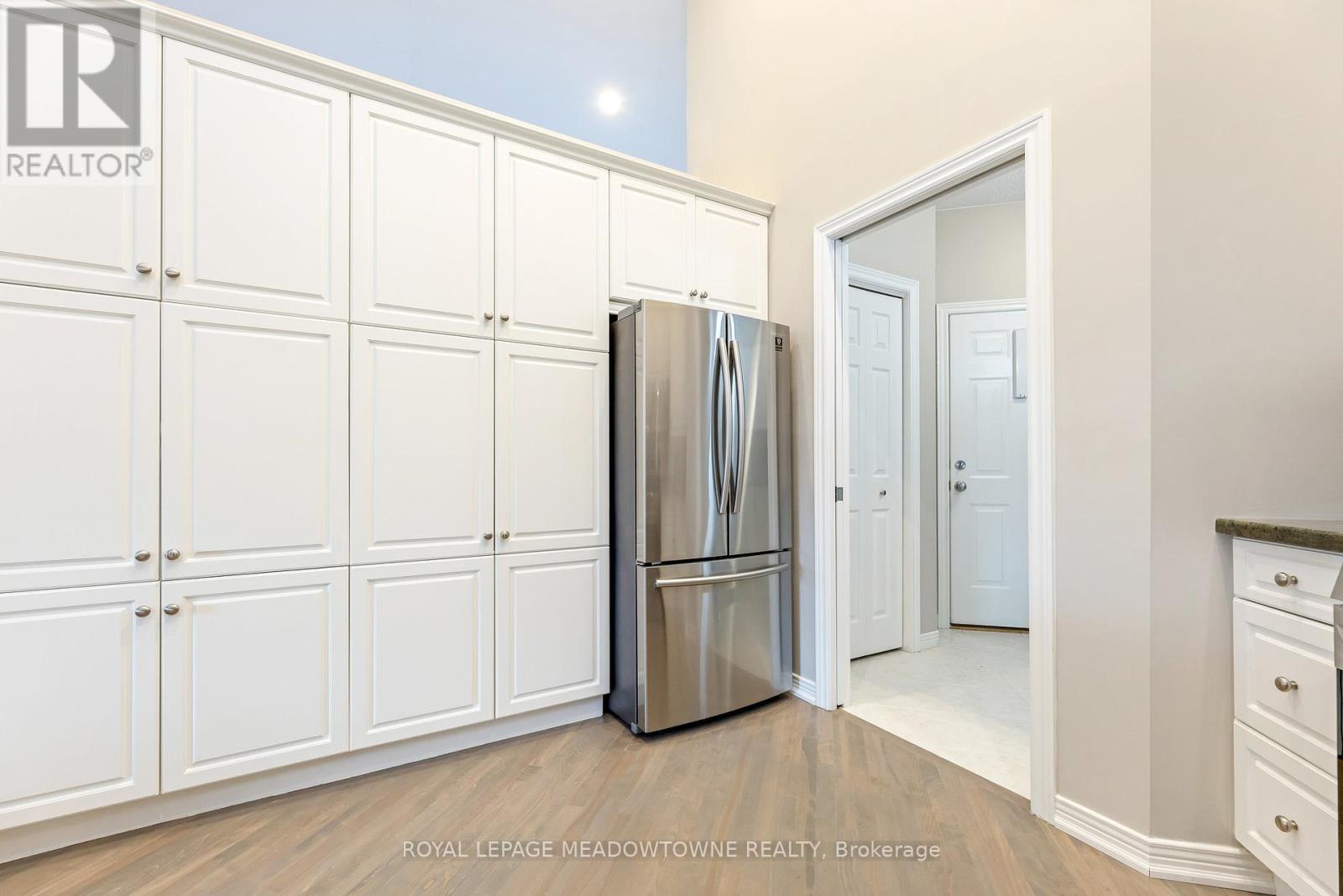 33 Grey Oak Drive, Guelph, Ontario  N1L 1P3 - Photo 12 - X12364525