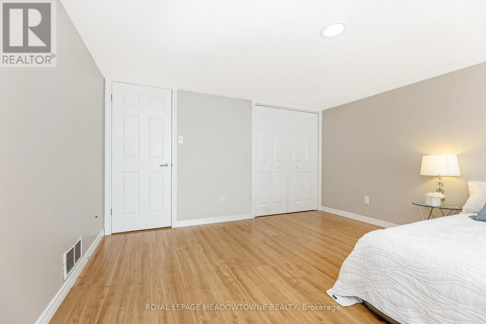 33 Grey Oak Drive, Guelph, Ontario  N1L 1P3 - Photo 27 - X12364525