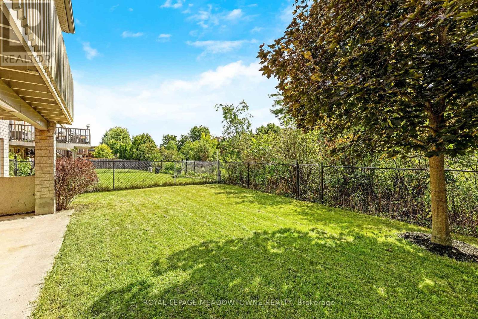 33 Grey Oak Drive, Guelph, Ontario  N1L 1P3 - Photo 30 - X12364525