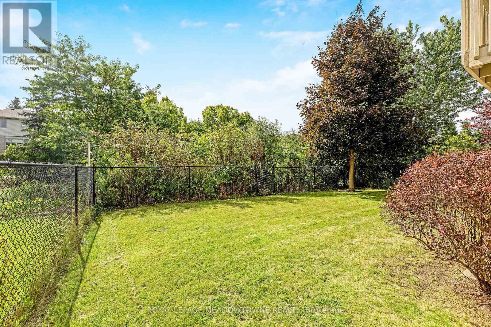 33 Grey Oak Drive, Guelph, Ontario  N1L 1P3 - Photo 31 - X12364525