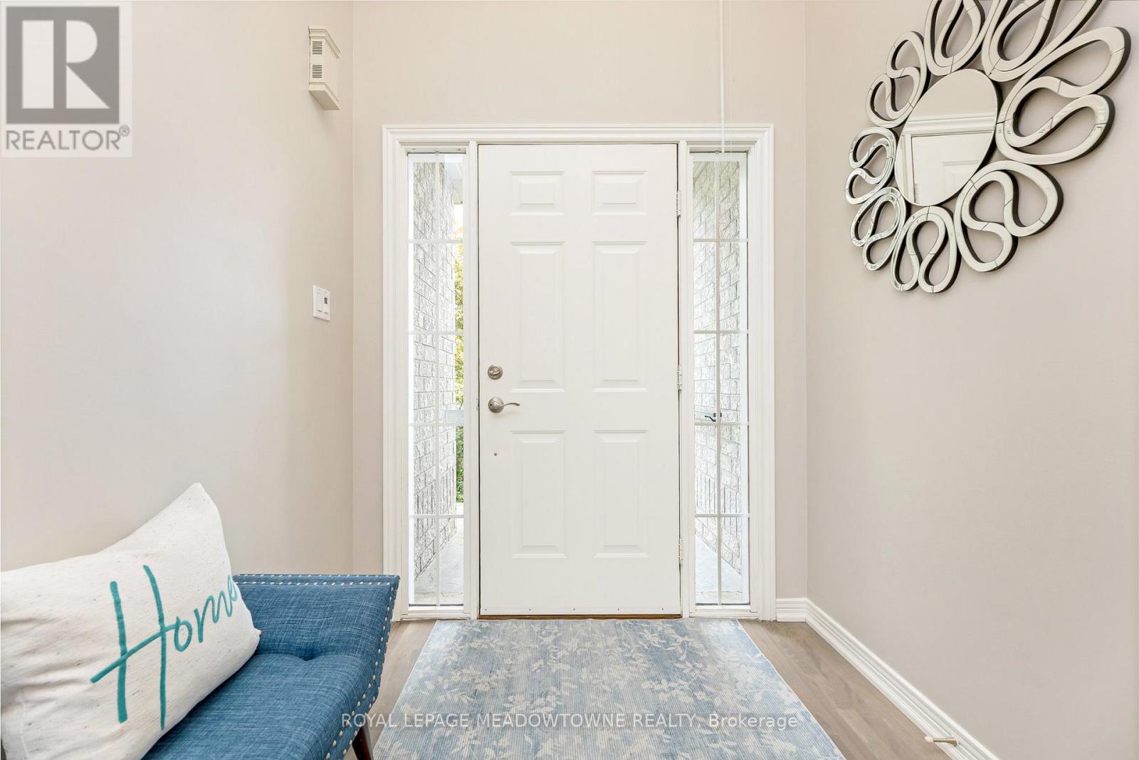 33 Grey Oak Drive, Guelph, Ontario  N1L 1P3 - Photo 4 - X12364525