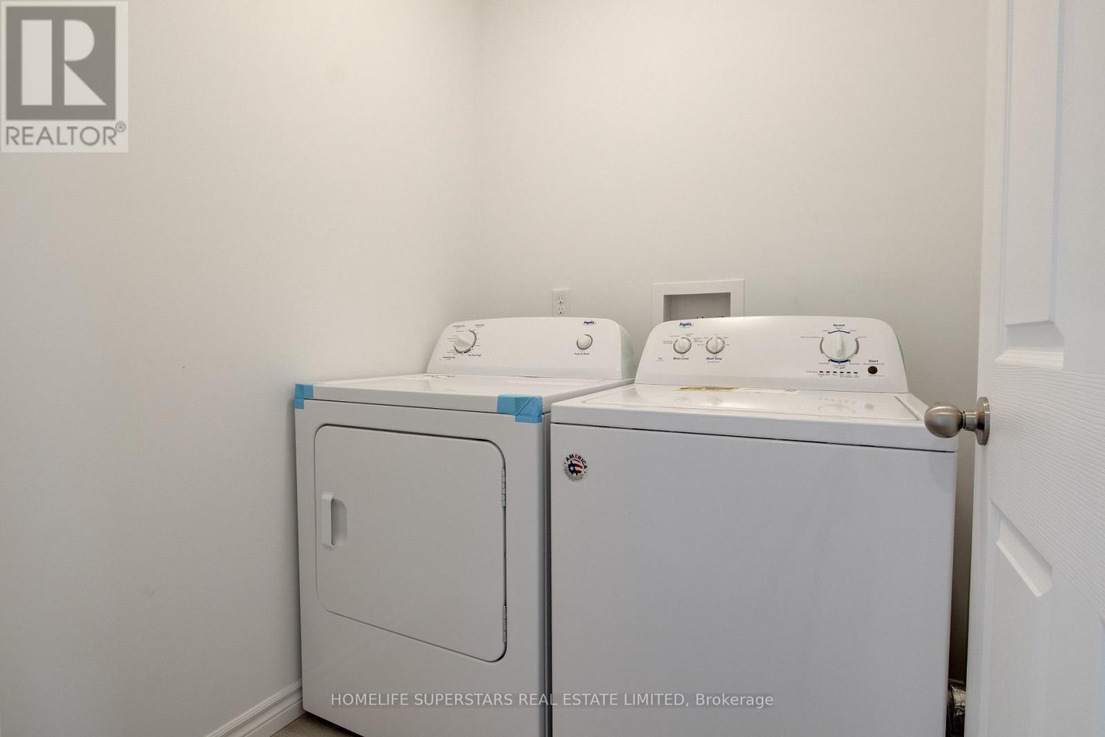33 Woodedge Circle, Kitchener, Ontario  N2R 0M8 - Photo 27 - X12364572