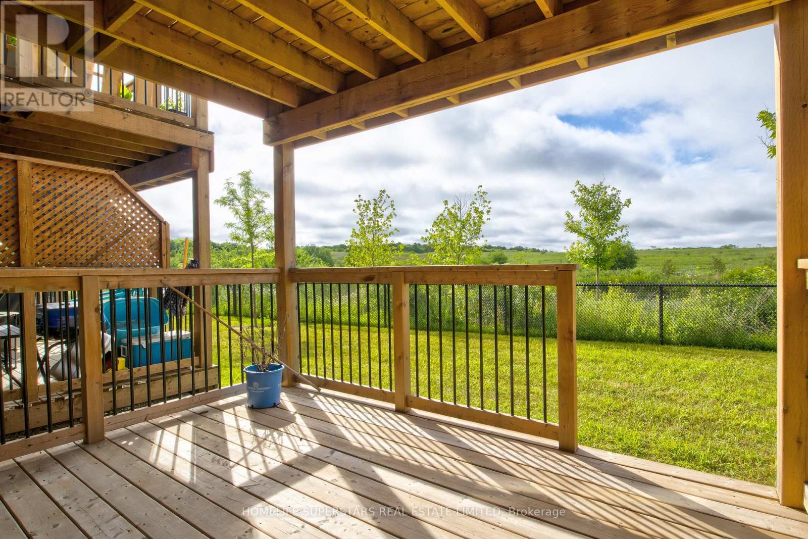 33 Woodedge Circle, Kitchener, Ontario  N2R 0M8 - Photo 43 - X12364572