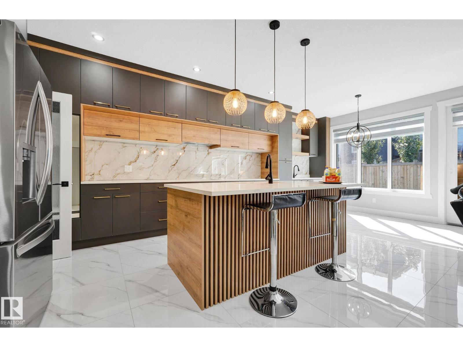Property at 1815 17 AV NW image 5