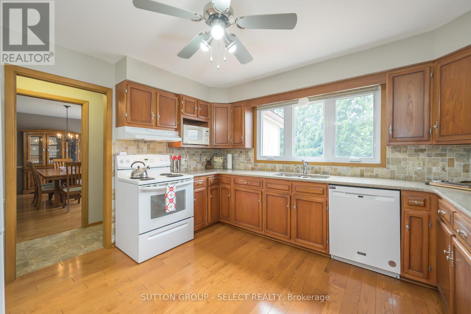 23605 Coldstream Road, Middlesex Centre, Ontario  N0L 1R0 - Photo 10 - X12364794