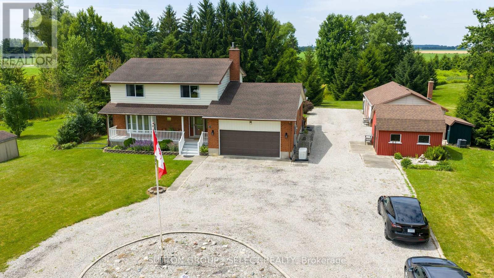 23605 Coldstream Road, Middlesex Centre, Ontario  N0L 1R0 - Photo 2 - X12364794