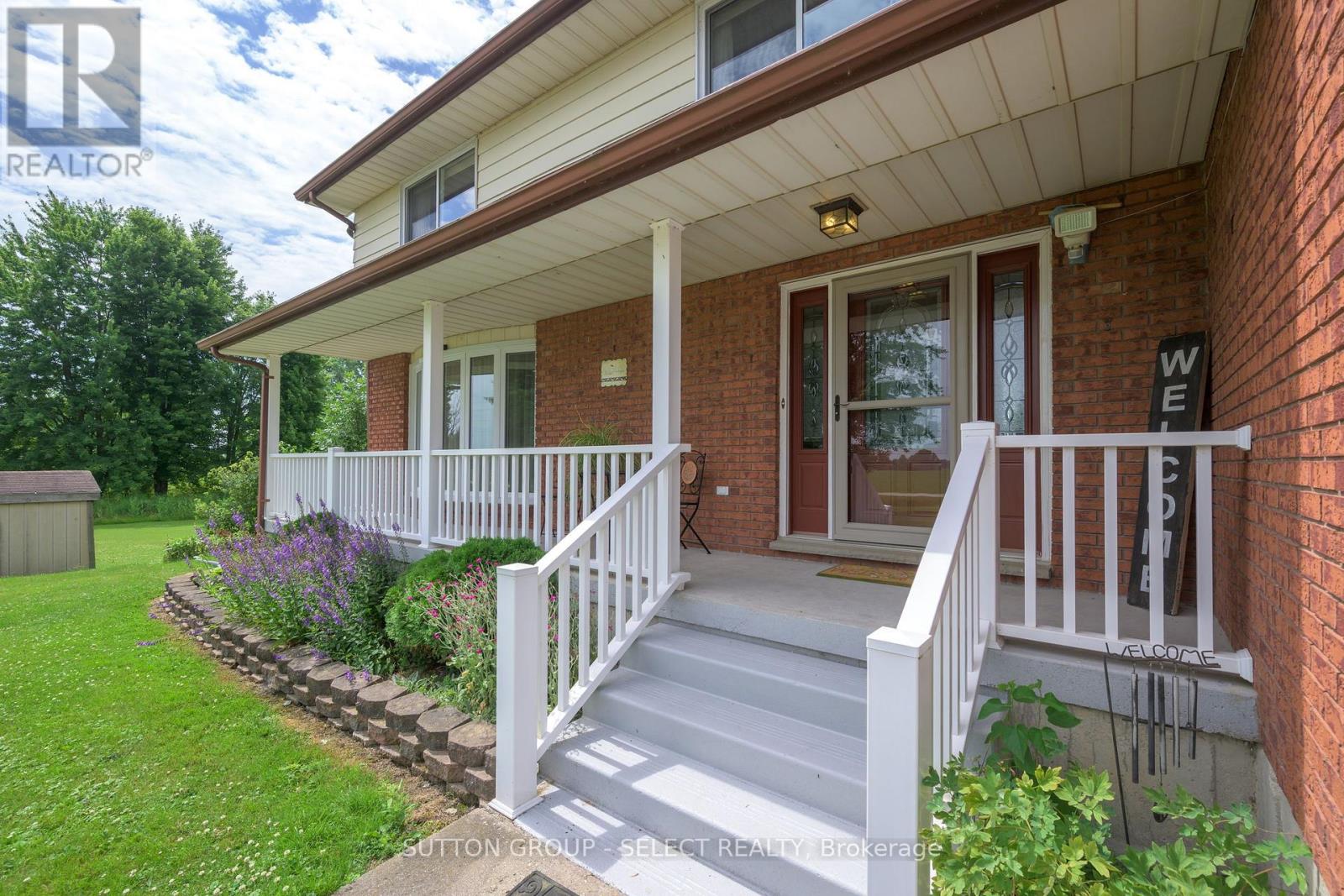 23605 Coldstream Road, Middlesex Centre, Ontario  N0L 1R0 - Photo 4 - X12364794