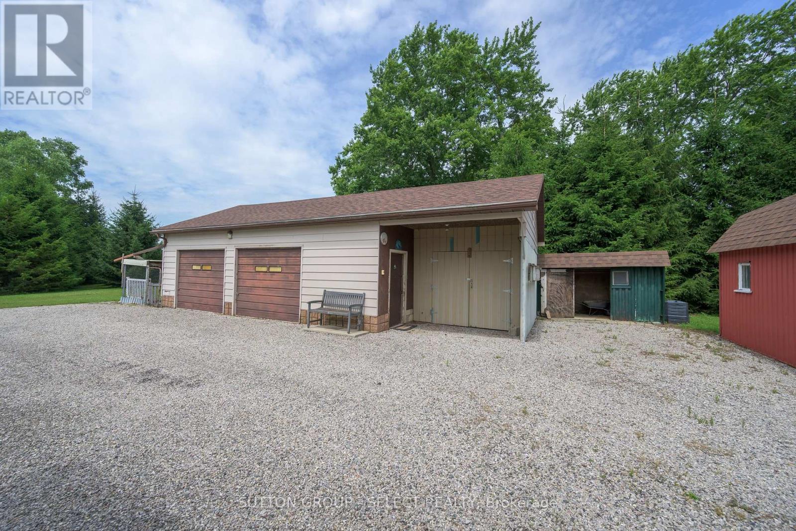 23605 Coldstream Road, Middlesex Centre, Ontario  N0L 1R0 - Photo 43 - X12364794