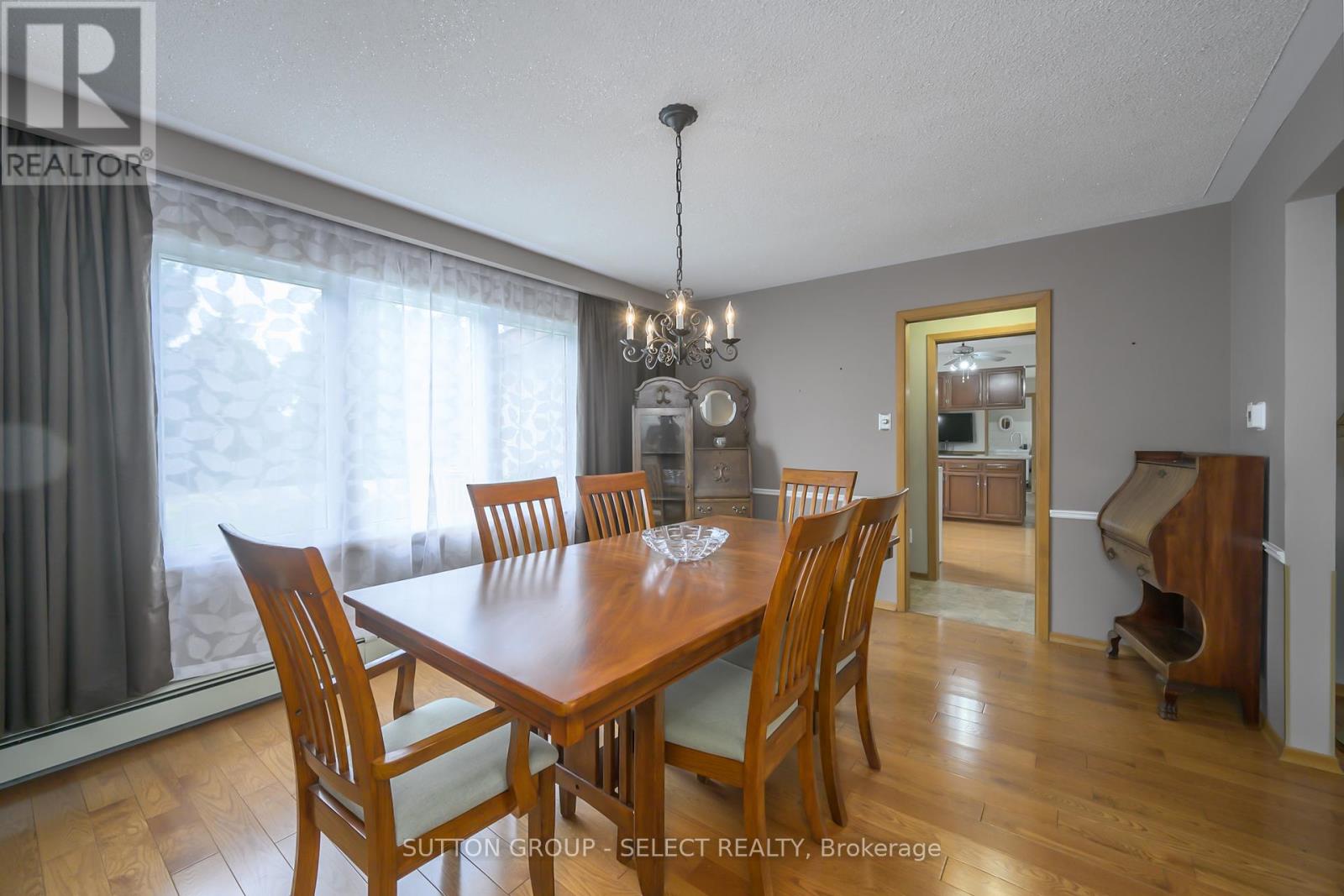 23605 Coldstream Road, Middlesex Centre, Ontario  N0L 1R0 - Photo 8 - X12364794