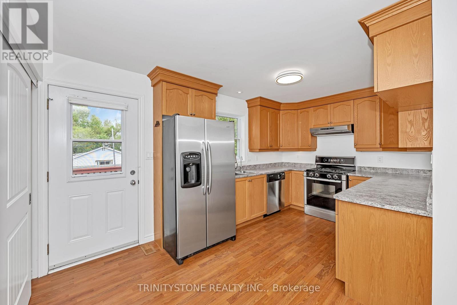 118 Bay Street, Drummond/north Elmsley, Ontario  K7C 4K9 - Photo 11 - X12364750