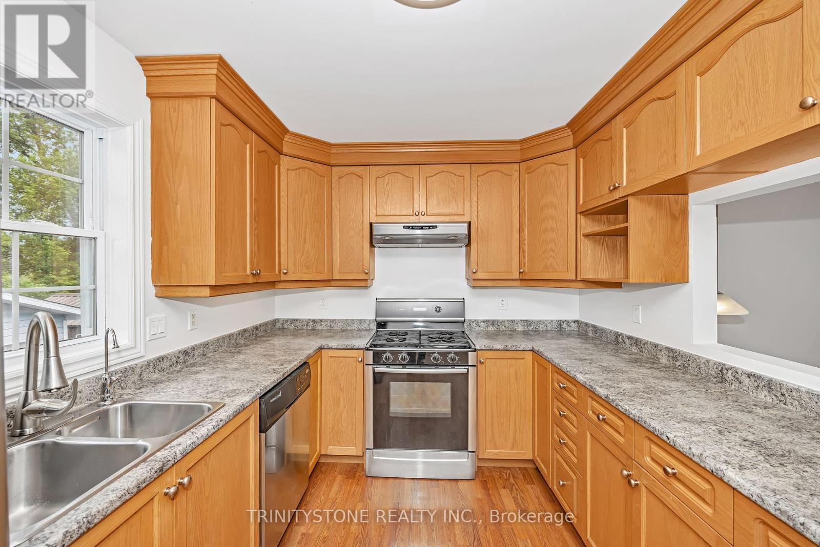 118 Bay Street, Drummond/north Elmsley, Ontario  K7C 4K9 - Photo 13 - X12364750
