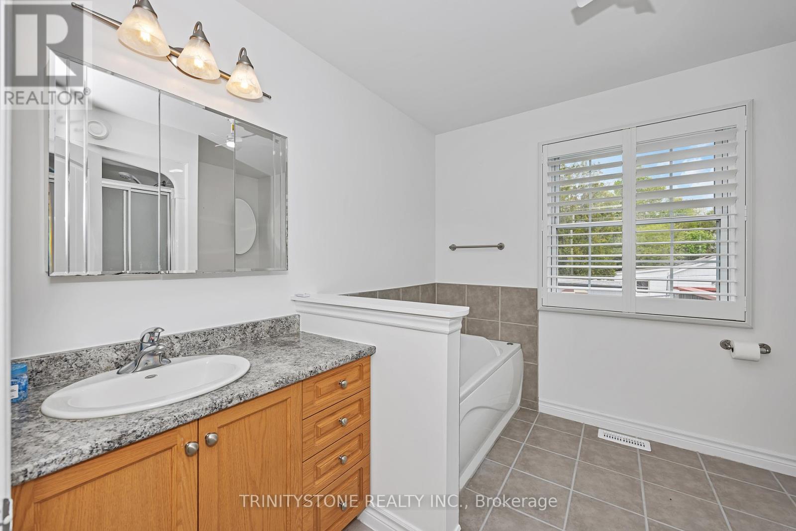 118 Bay Street, Drummond/north Elmsley, Ontario  K7C 4K9 - Photo 18 - X12364750