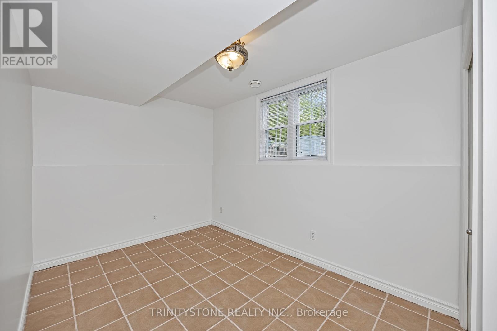 118 Bay Street, Drummond/north Elmsley, Ontario  K7C 4K9 - Photo 29 - X12364750