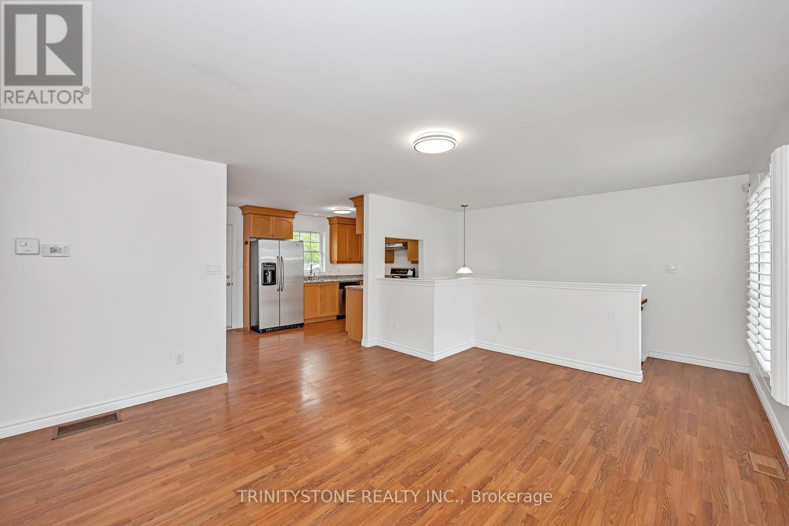 118 Bay Street, Drummond/north Elmsley, Ontario  K7C 4K9 - Photo 8 - X12364750