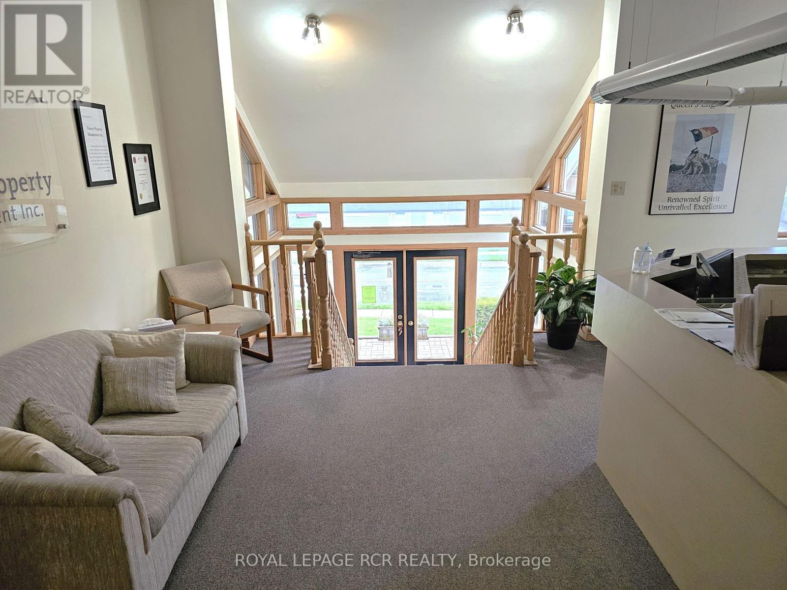 Lower Cubicle - 411 Queen Street, Newmarket, Ontario  L3Y 2G9 - Photo 3 - N12364658
