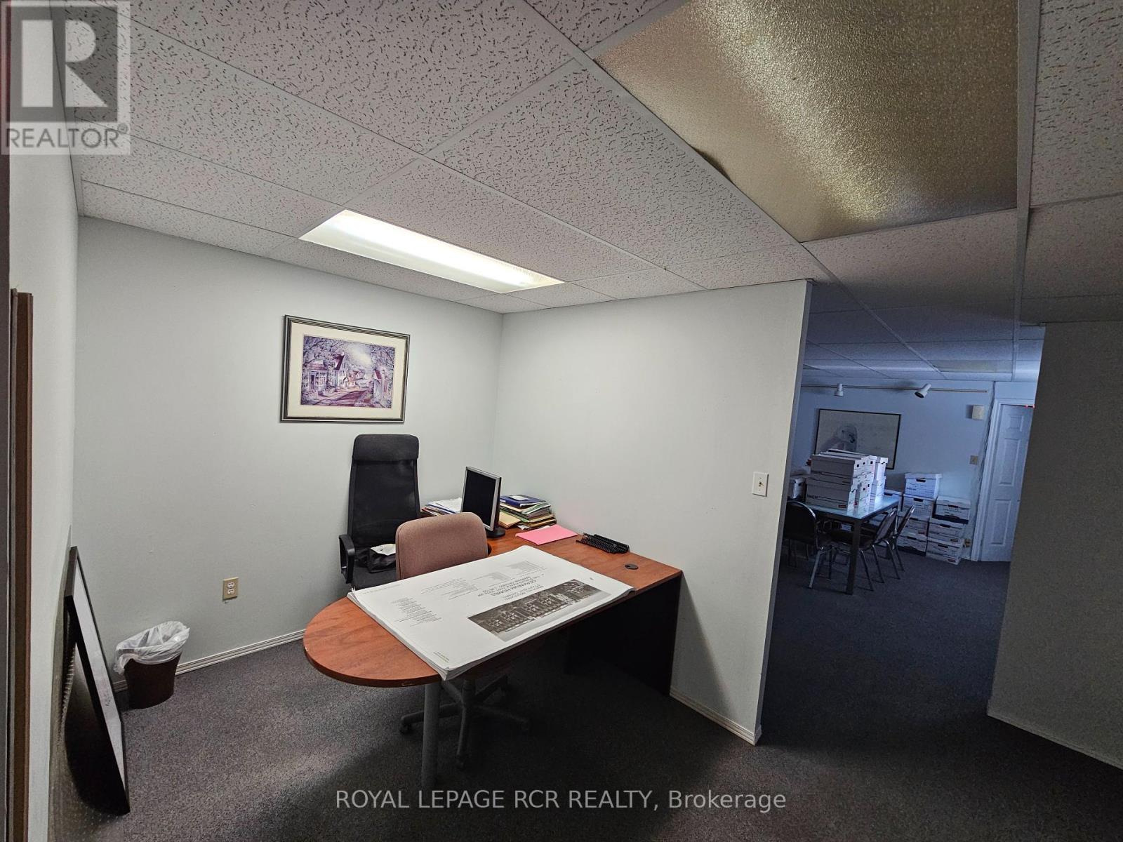 Lower Cubicle - 411 Queen Street, Newmarket, Ontario  L3Y 2G9 - Photo 8 - N12364658