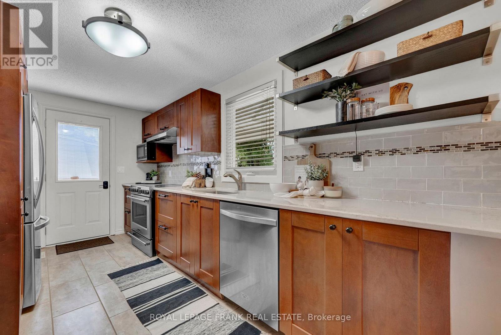 26 Pineridge Crescent, Clarington, Ontario  L1B 1B9 - Photo 7 - E12364741