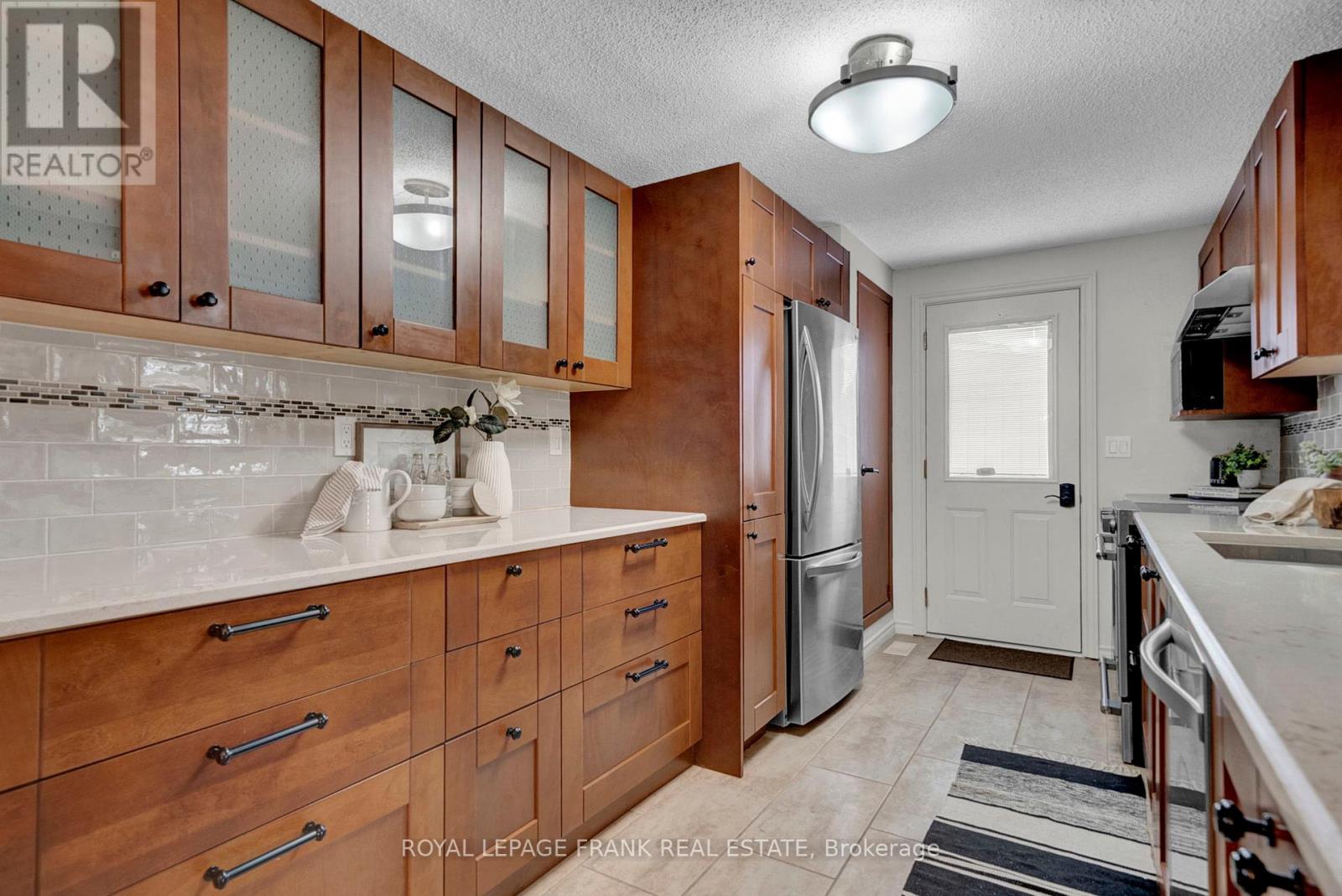 26 Pineridge Crescent, Clarington, Ontario  L1B 1B9 - Photo 8 - E12364741