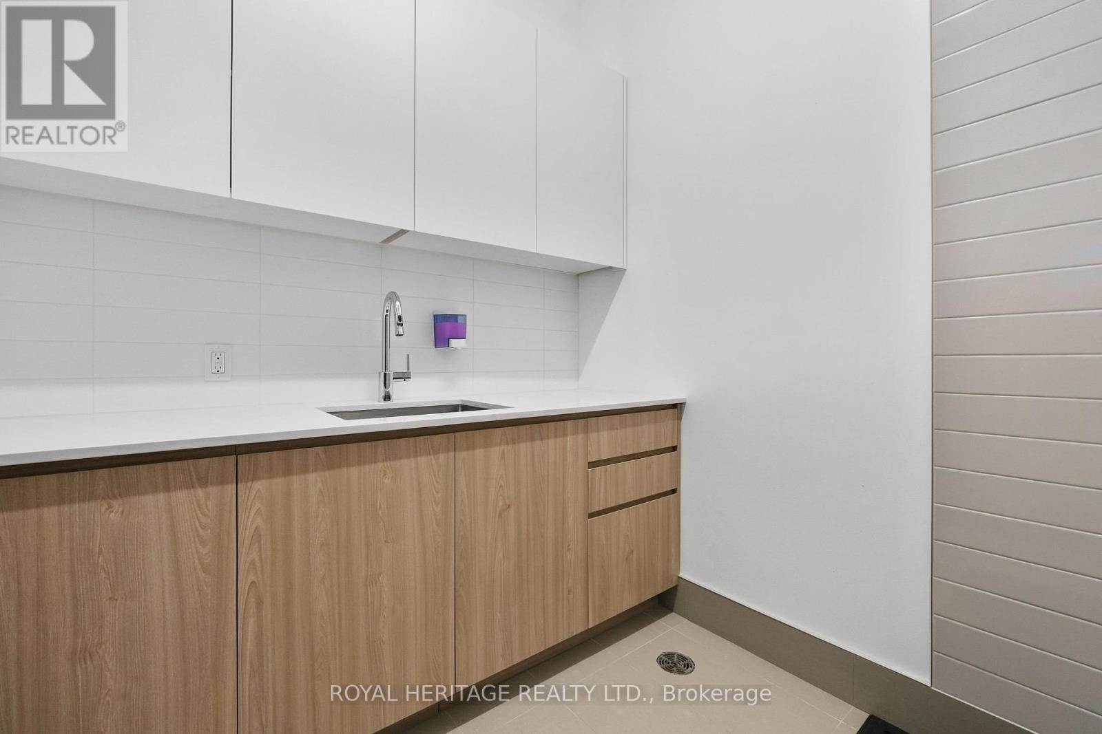 407 - 195 Hunter Street, Peterborough East, Ontario  K9H 1G9 - Photo 27 - X12364767