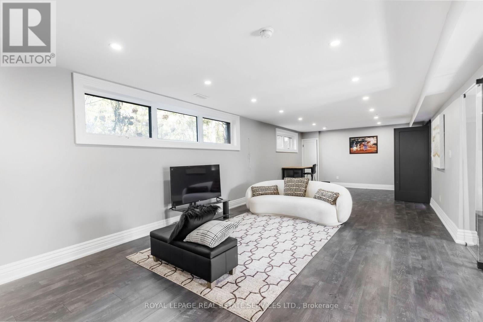 12 Julian Drive, Brampton, Ontario  L6P 0L2 - Photo 40 - W12364643