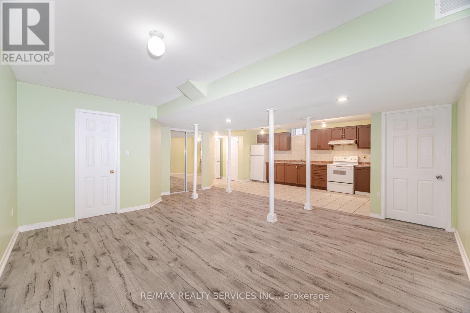 39 Rattlesnake Road, Brampton, Ontario  L6R 3B9 - Photo 38 - W12364663