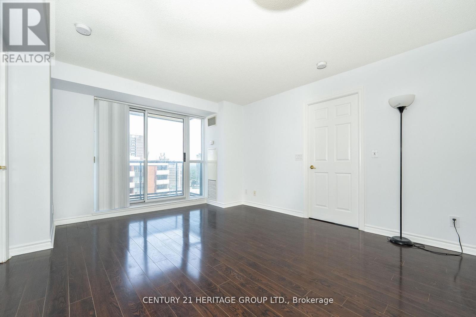 2002 - 5 Michael Power Place, Toronto, Ontario M9A 0A3 - Photo 30 - W12364671