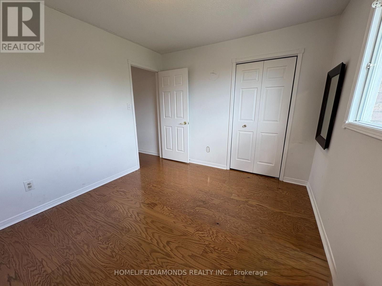 1401 Wakehurst Crescent, Oakville, Ontario L6J 6T7 - Photo 12 - W12364673