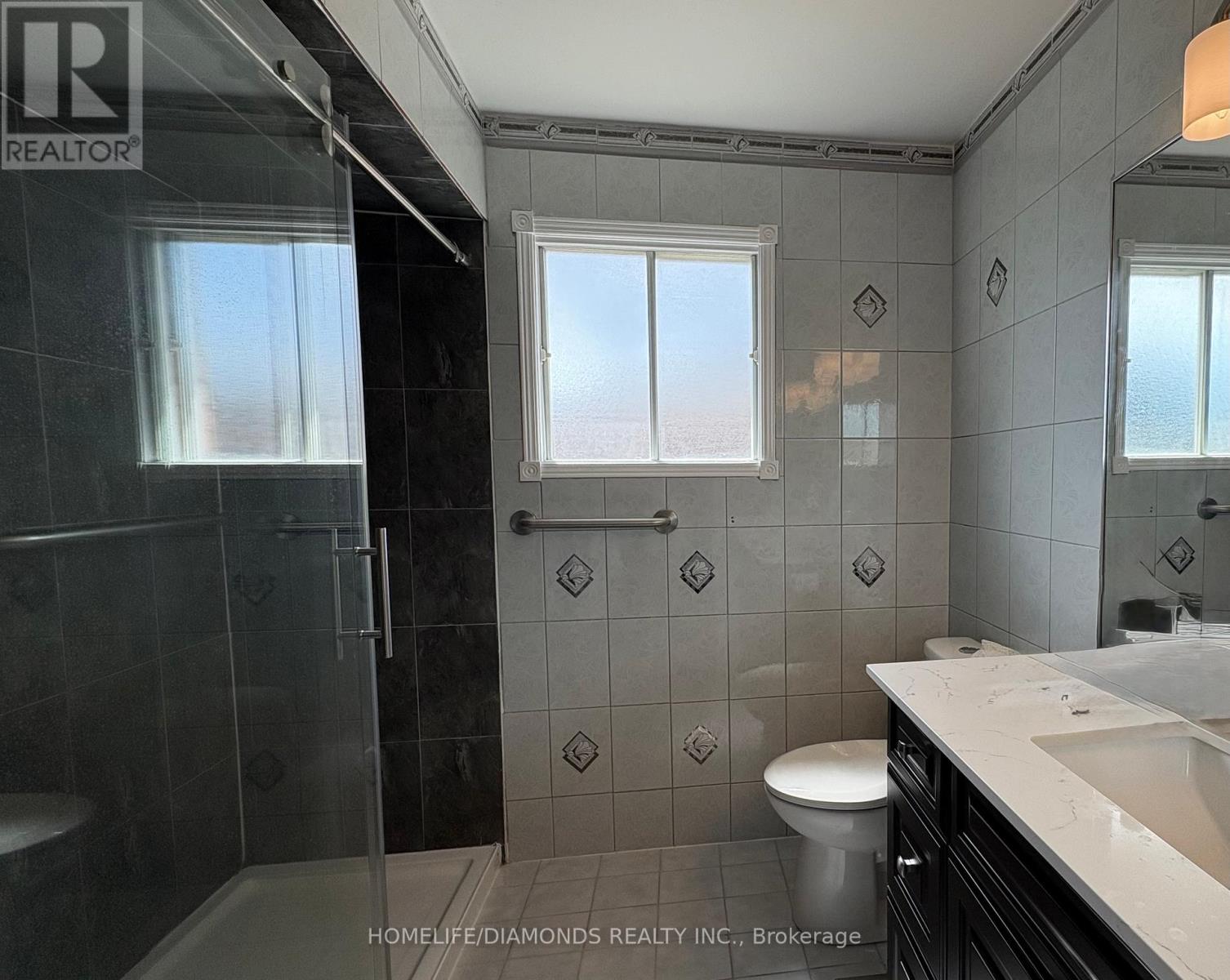 1401 Wakehurst Crescent, Oakville, Ontario L6J 6T7 - Photo 14 - W12364673