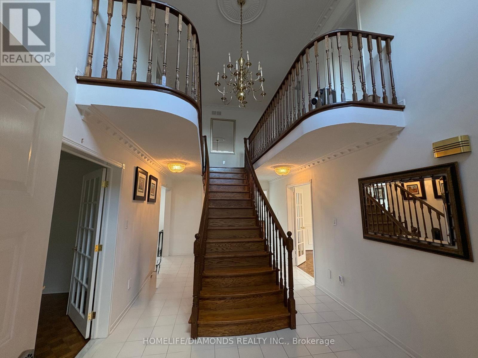 1401 Wakehurst Crescent, Oakville, Ontario L6J 6T7 - Photo 7 - W12364673