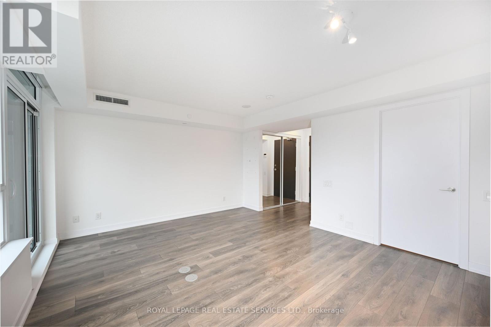 808 - 365 Church Street, Toronto (Church-Yonge Corridor), Ontario  M5B 1H6 - Photo 15 - C12364747
