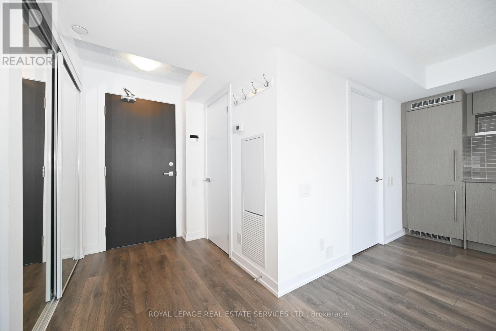 808 - 365 Church Street, Toronto (Church-Yonge Corridor), Ontario  M5B 1H6 - Photo 6 - C12364747