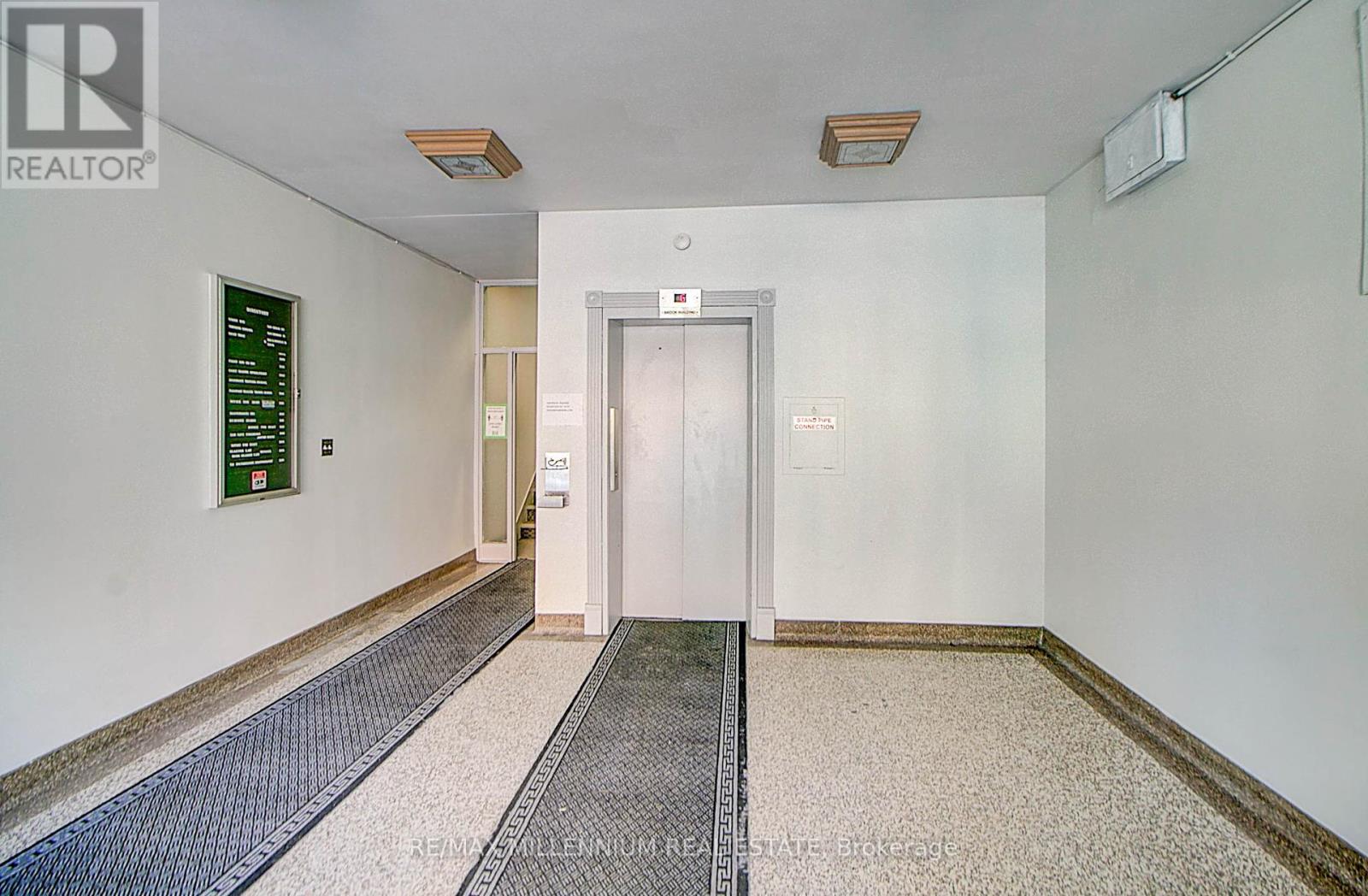 304 - 101 Dundas Street, Whitby, Ontario  L1N 2M2 - Photo 2 - E12364703