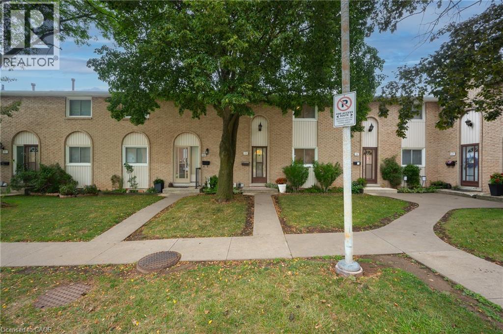 151 Gateshead Crescent Unit# 29, Stoney Creek, Ontario  L8G 3W1 - Photo 1 - 40763546